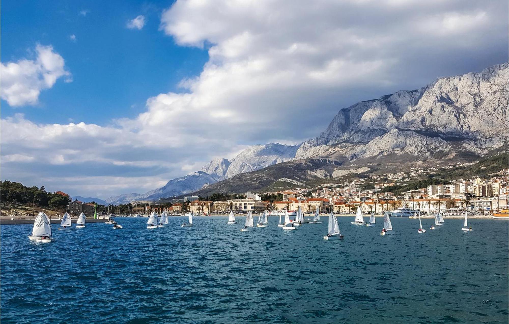 Stunning Apartment In Makarska Luaran gambar